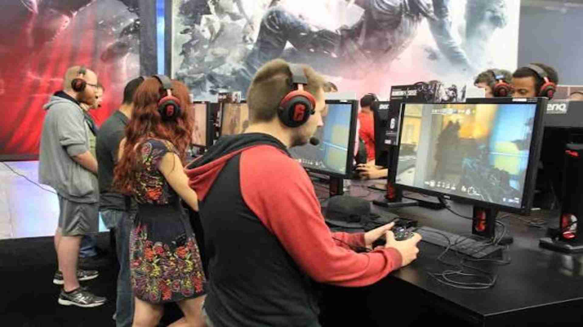 Reward Gaming Platforms with Community Rankings